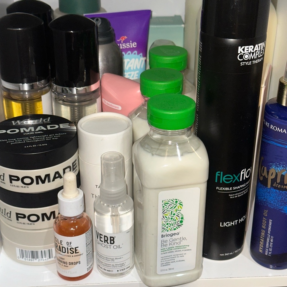 Large high-end makeup bundle Likes or Dislikes (READ DESCRIPTION FOR DETAILS:) - Picture 7 of 9